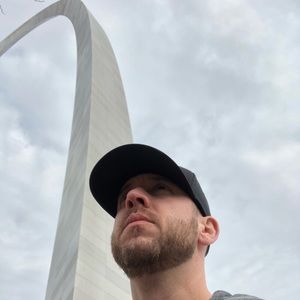 Meet your Posher, Dustin